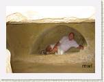 2005:05:31 17:22:13 - Marcel dans une des grottes