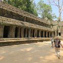 Ta Prohm qui fût le plus vaste temple dAngkor, aujourdhui livré à la jungle