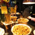 Diner dans un grand buffet