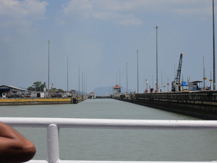 Visite du canal de Panama - On attend le bateau rouge