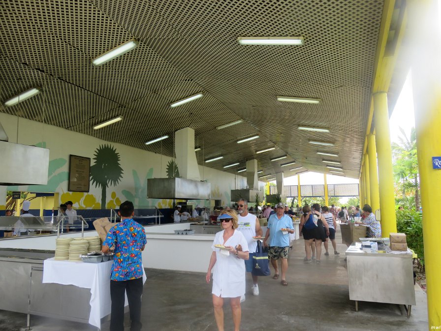 Bon diner tout près de la plage
