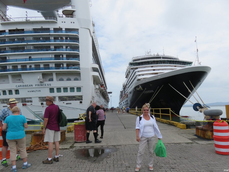 Le Caribbean Princess à côté de notre Zeiderdam