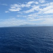 Ici on passe entre Cuba et Haïti - la côte haïtienne