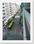 2005:06:03 16:23:26 - rue 28 Oktovriou de notre chambre d'h�tel