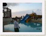 2005:05:28 19:52:05 - Piscine des jeunes