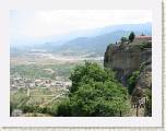 2005:05:19 15:29:18 - Monastre de St-Etienne et vue sur Kalambaka