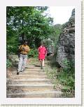2005:05:19 17:05:01 - Descente vers le monastre avec nos amis de voyage