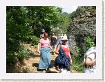 2005:05:19 17:05:39 - Descente vers le monastre avec nos amis de voyage