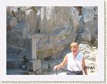 2005:06:10 11:48:21 - Bateau taill dans le roc en montant vers la forteresse