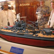 Visite USS Arizona dans le port Pearl Harbor